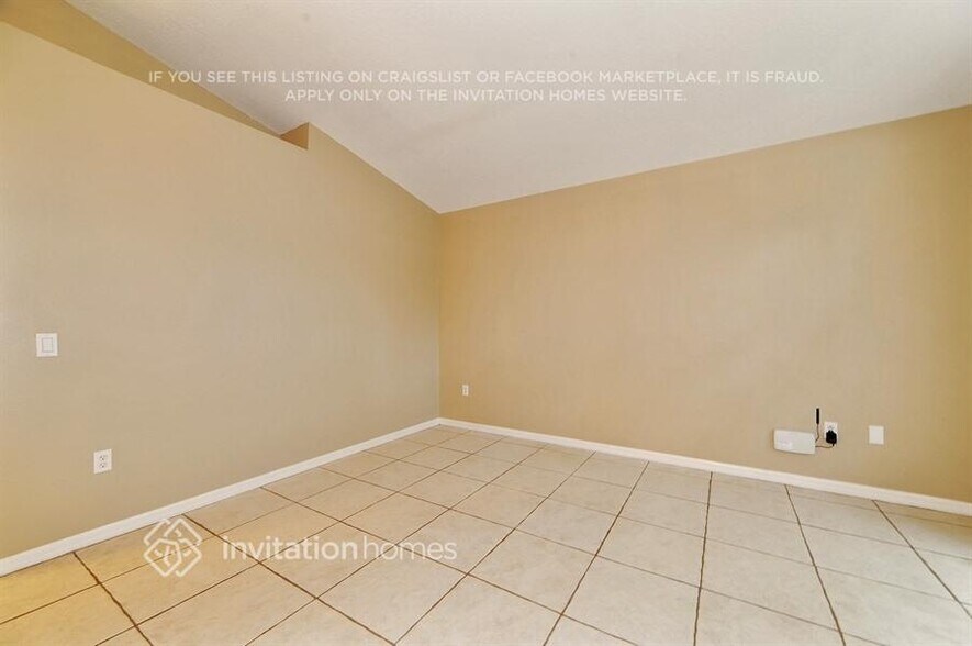 Building Photo - 3049 Castle Rock Cir