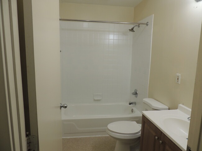 bathroom - 7167 Ogontz Ave