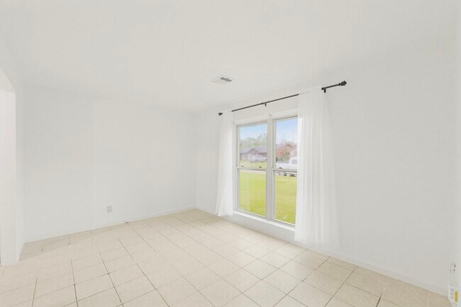 Building Photo - 746 Fawn Dr