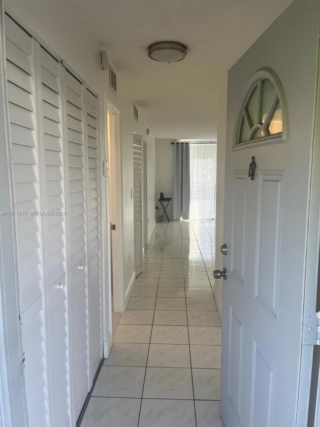 Building Photo - 3550 NE 169th St