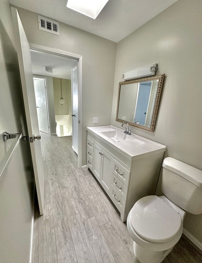 Building Photo - COMING SOON!! Charming 3 Bedroom Condo in Gated Palm Springs Community!