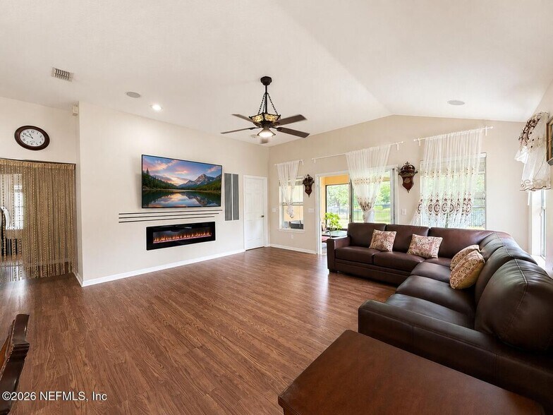 Building Photo - 4182 Victoria Lakes Dr W