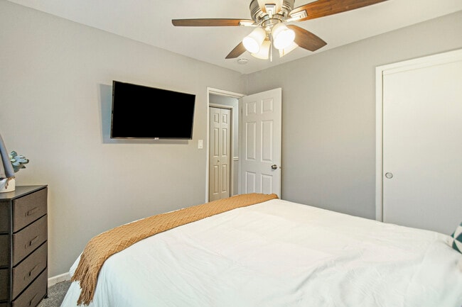 Building Photo - 63 S Main St