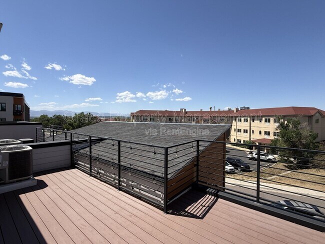 Building Photo - 2820 W 53rd Ave