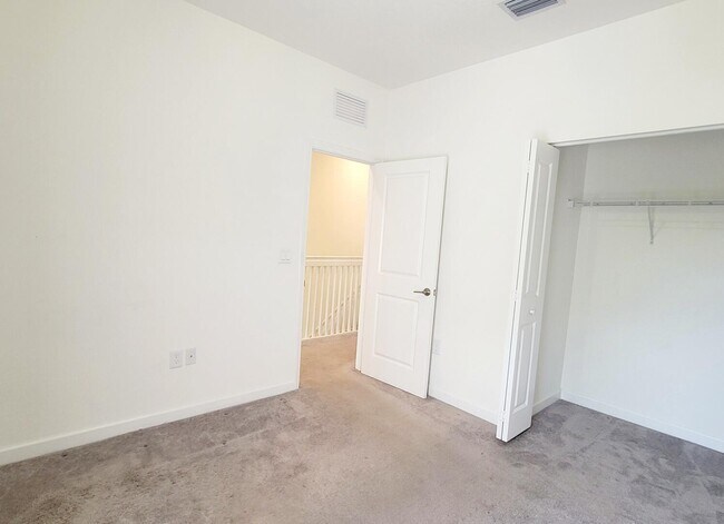 Building Photo - 20756 NE 5th Ct