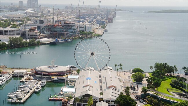 Building Photo - 398 NE 5th St