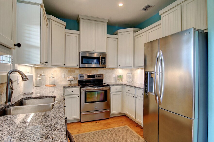 Building Photo - 395 Paradise Pointe Dr