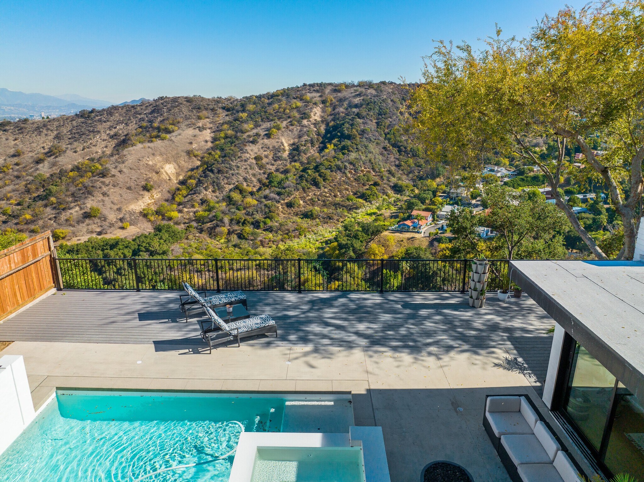 Building Photo - 3632 Beverly Ridge Dr