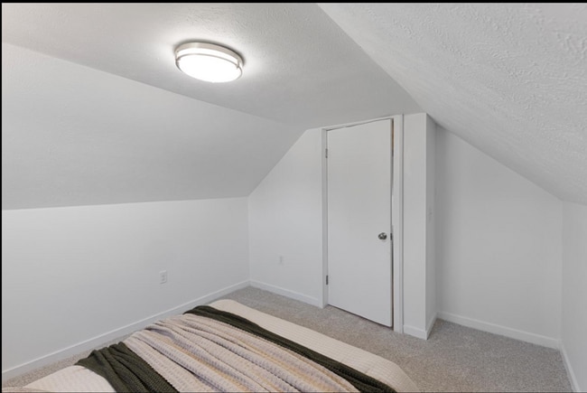 Building Photo - Updated South Omaha Home with Oversized Garage