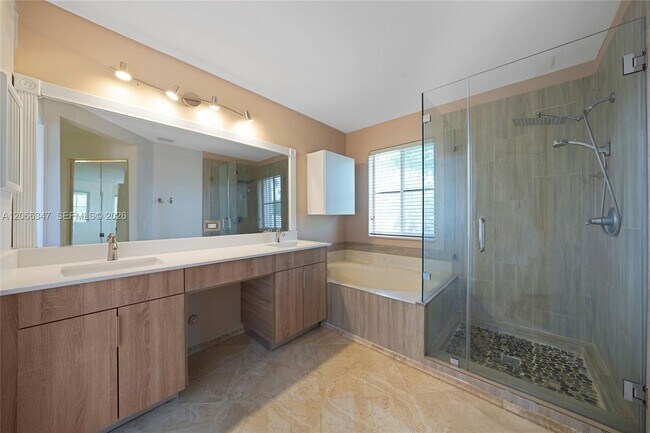 Building Photo - 4312 Laurel Ridge Cir