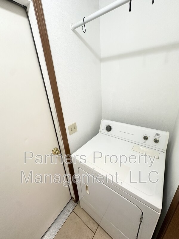 Building Photo - 1659 N Dawn Dr