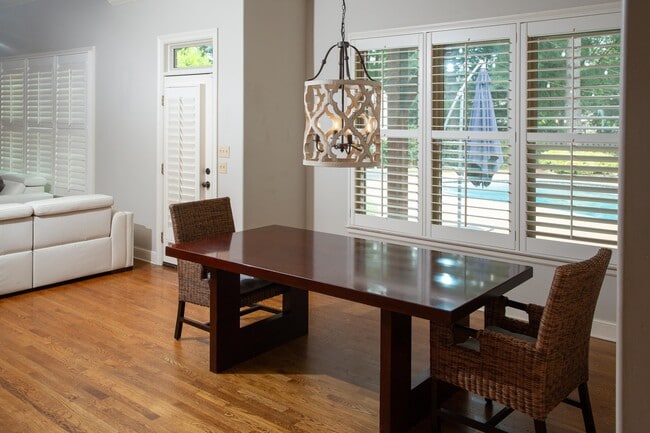 Building Photo - 10060 Avent Ridge Cove