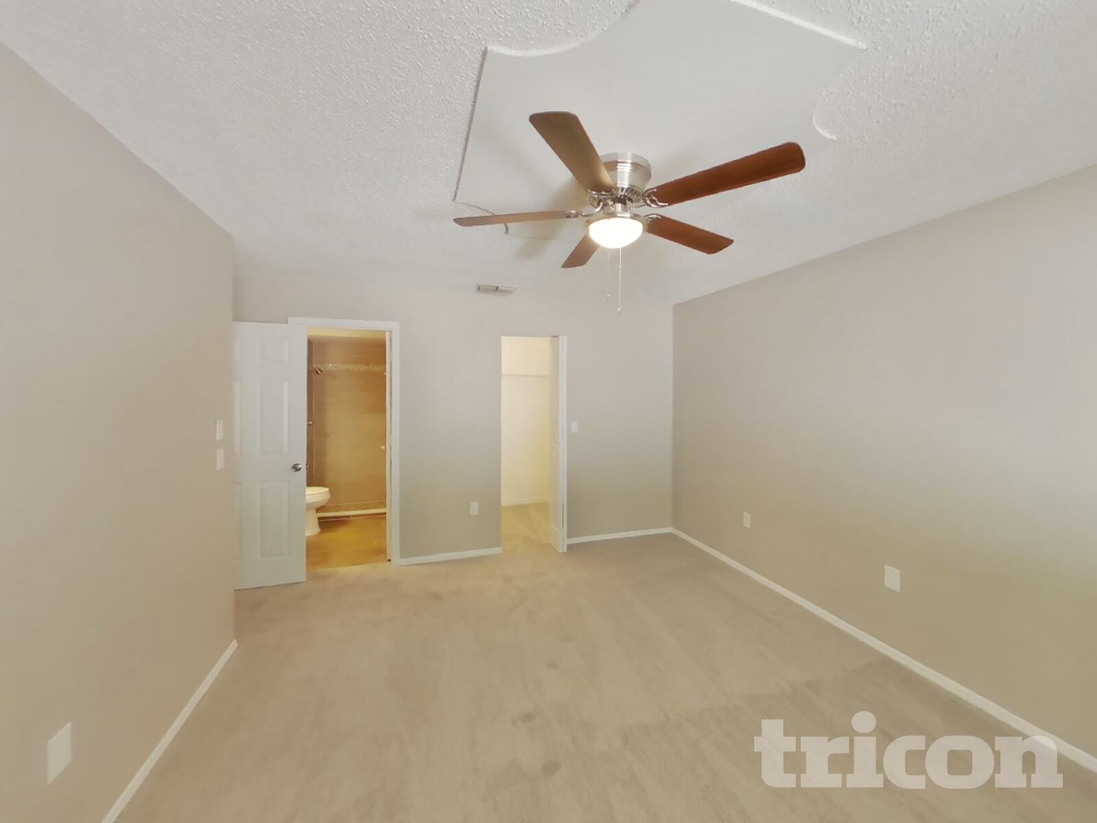 Building Photo - 10919 Livingston Dr