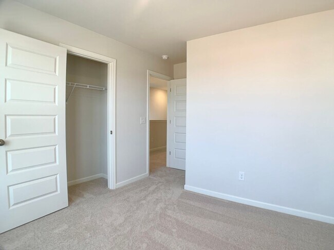 Building Photo - 821 Moray Ln