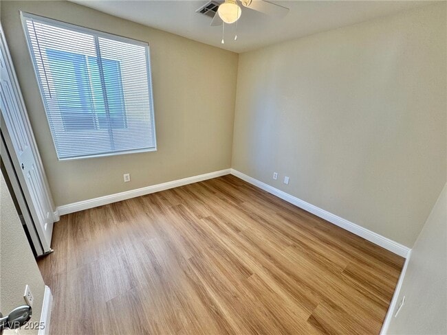 Building Photo - 10992 Scotch Rose St