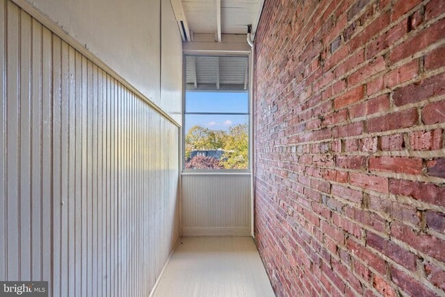Building Photo - 2814 Bellevue Terrace NW