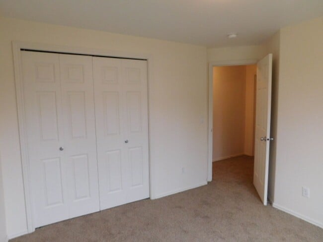 Building Photo - 3Bd/2Ba Single Story House - Available Soon!