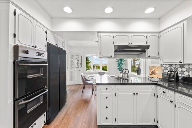 Building Photo - Fully Furnished Luxury Estate in Boise's Lower Highlands