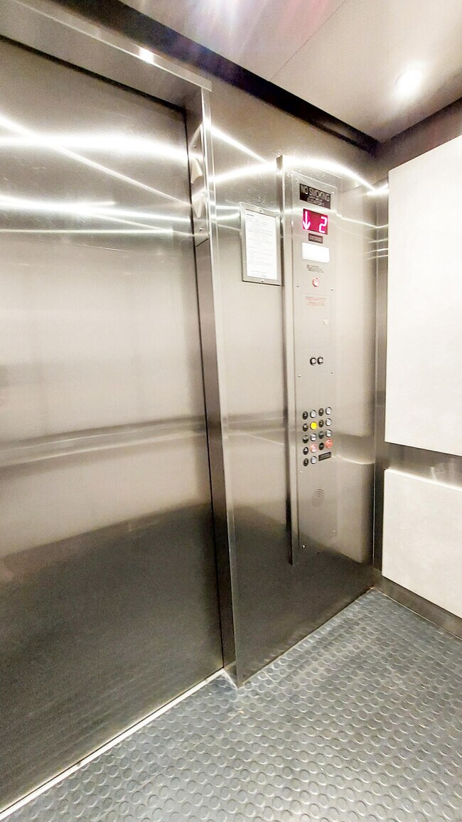 Building Photo - 367 S Federal Hwy