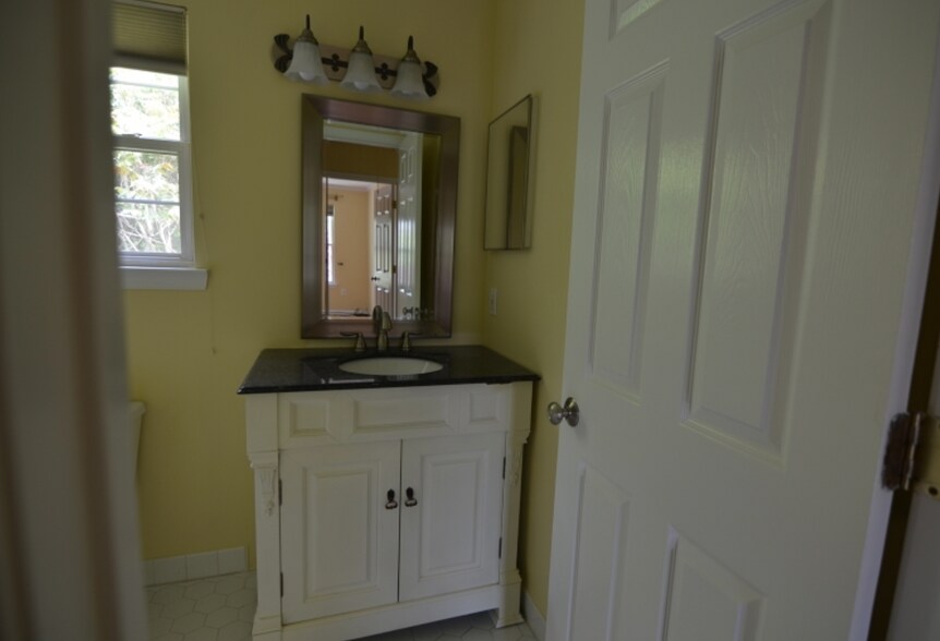 Building Photo - 328 Enclave Ln