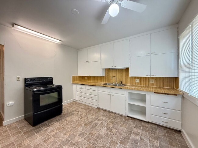 Building Photo - 107 Adams Ave