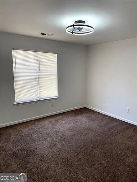 Building Photo - 2080 Charter Ln