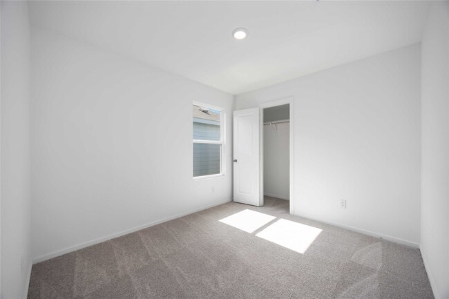 Building Photo - 385 Lucia Way