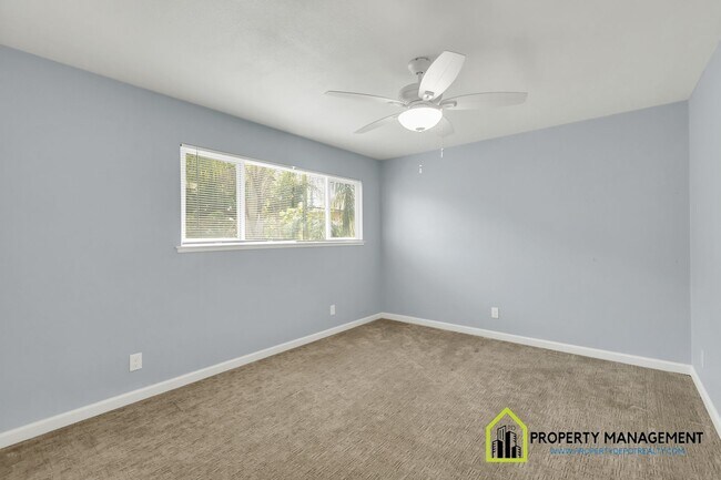 Building Photo - Inviting 3-Bedroom, 2-Bathroom Residence w...