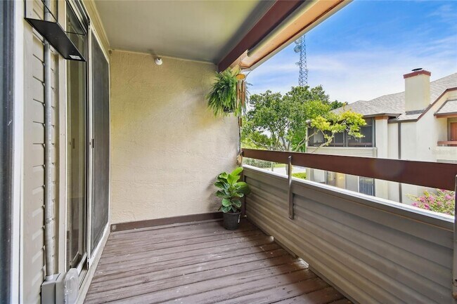 Building Photo - 10263 Gandy Blvd N