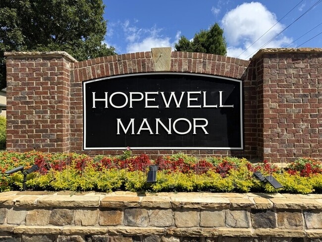 Building Photo - 4215 Hopewell Manor Dr