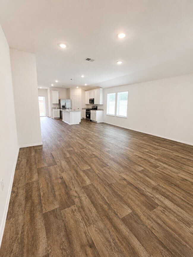 Building Photo - 3523 Turnpike Dr