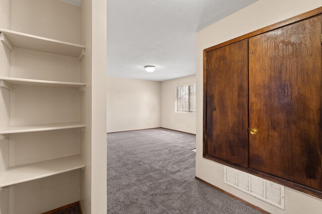 Building Photo - 5909 Berquist Pl NW