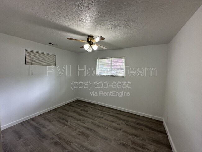 Building Photo - 256 9th St