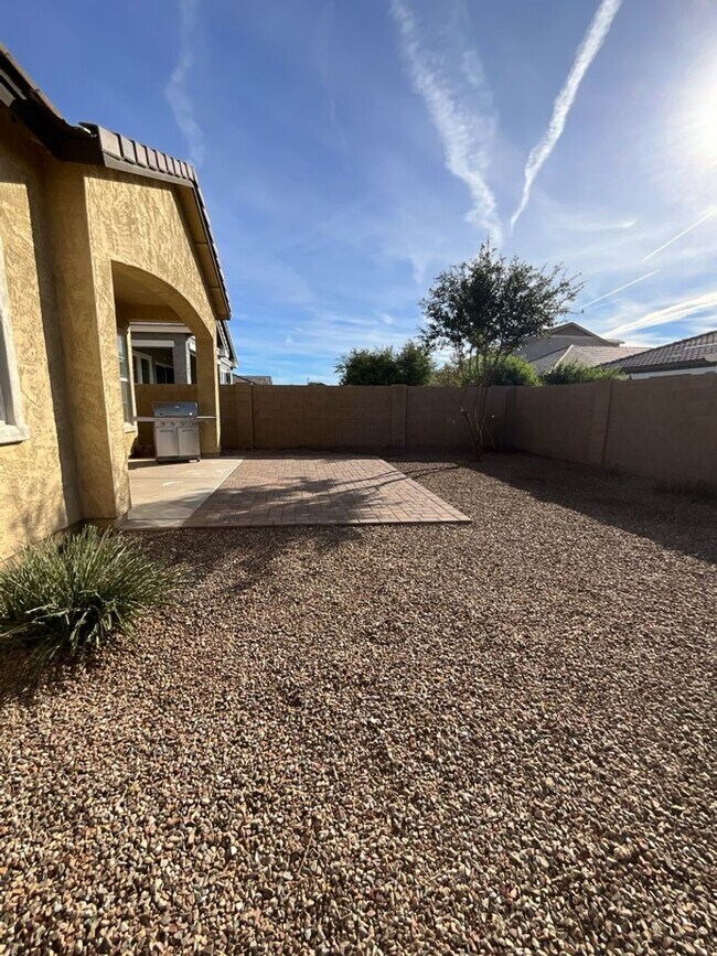 Building Photo - 10155 E Naranja Ave