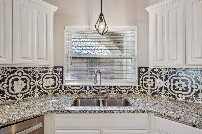 Building Photo - 127 Terrace Ln