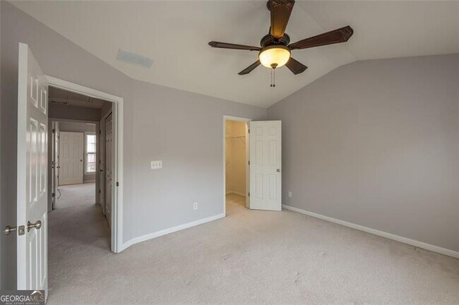 Building Photo - 1369 Thornborough Dr