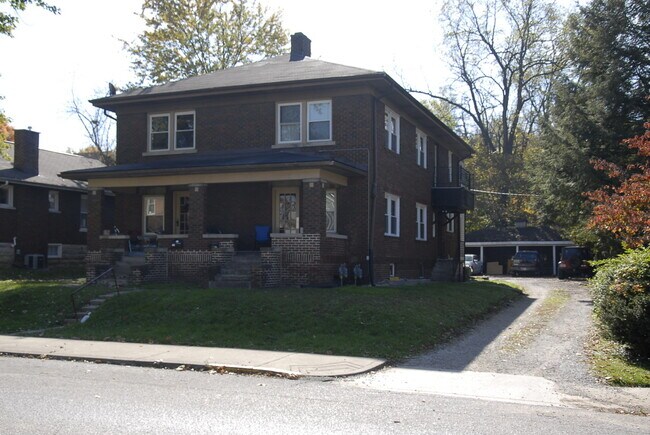 Primary Photo - 516 E 1st St