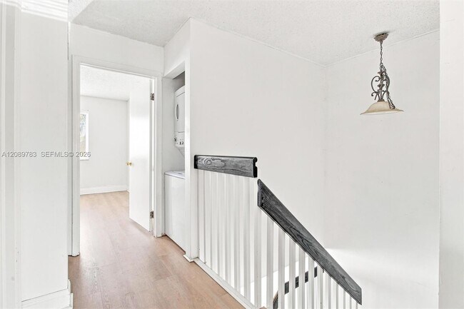 Building Photo - 17561 SW 140th Ct