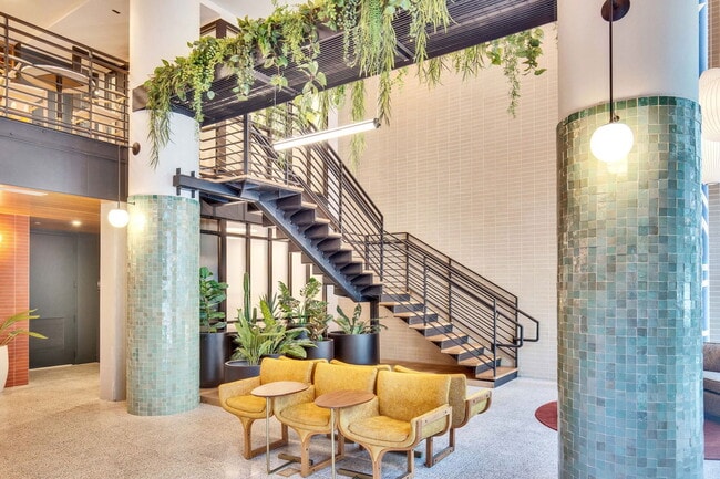 Building Photo - 1701 Simond Ave Ave