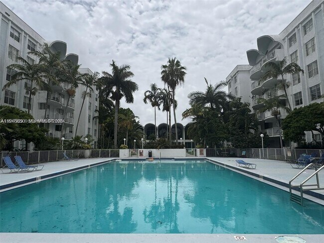 Building Photo - 484 NW 165th St