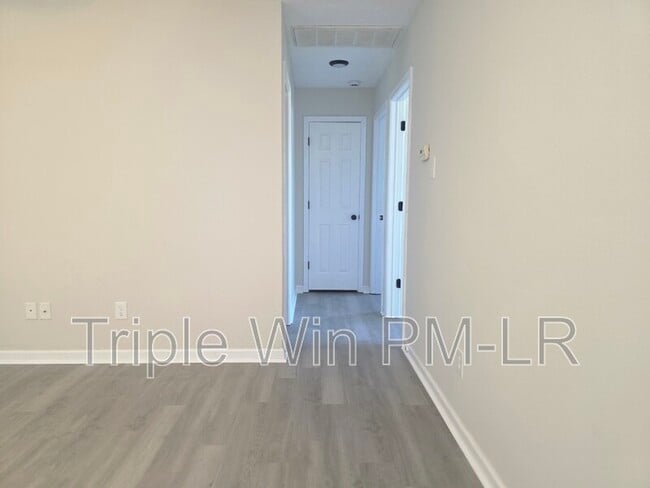 Building Photo - 1613 Moon Rd