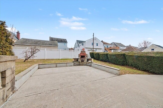 Building Photo - 60 Park Ave