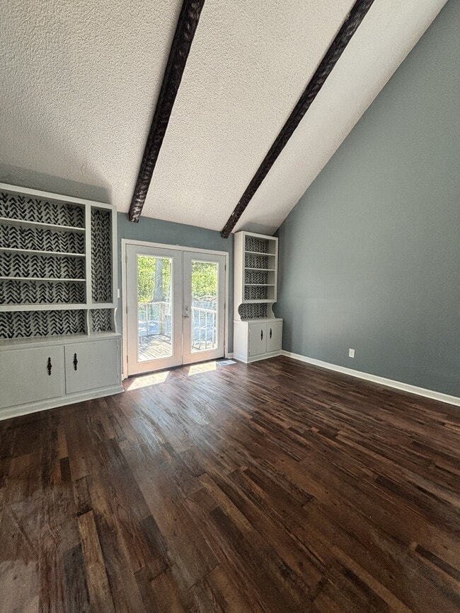 Building Photo - 1632 MS-178