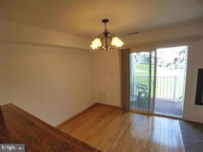 Building Photo - 1030 Warwick Ct