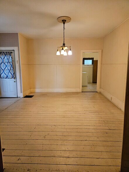 Dining Room - 301 N Division St
