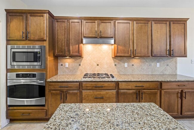 Building Photo - 15712 Sayan Cove