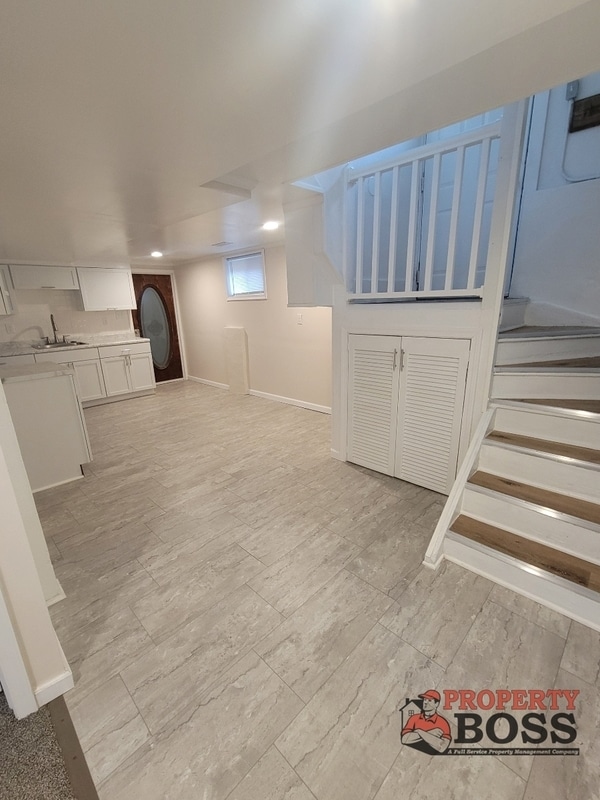 Building Photo - 564 Carolina St