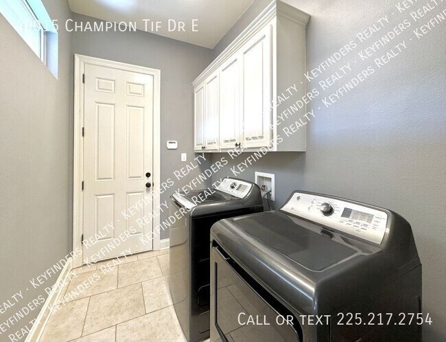 Building Photo - 40015 Champion Tif Dr E