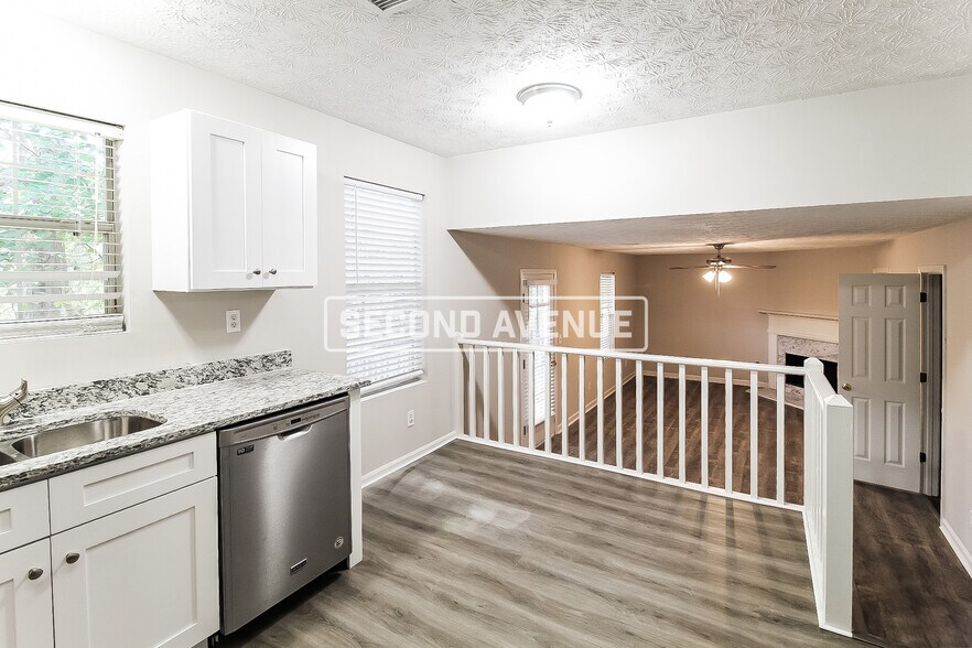Building Photo - 6614 Rebecca Lou Ln