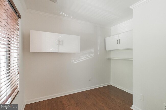 Building Photo - 2811 Lee Oaks Ct